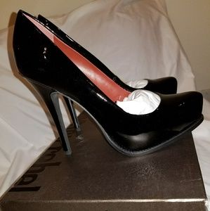 Sexy Patent Leather Black Pumps